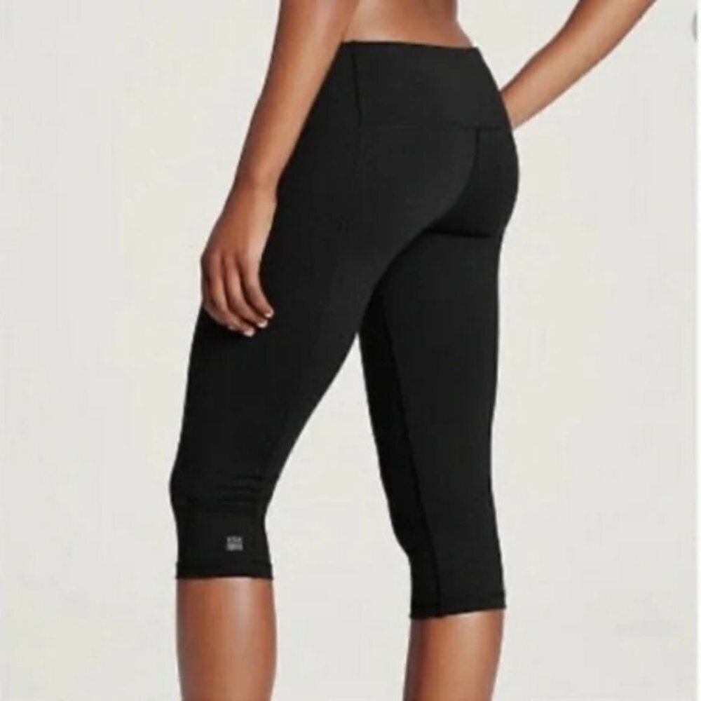 VICTORIA'S SECRET SPORT Women's Knockout Black Crop Mid-Rise Leggings XS